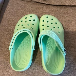 Crocs- womens size 7- worn once